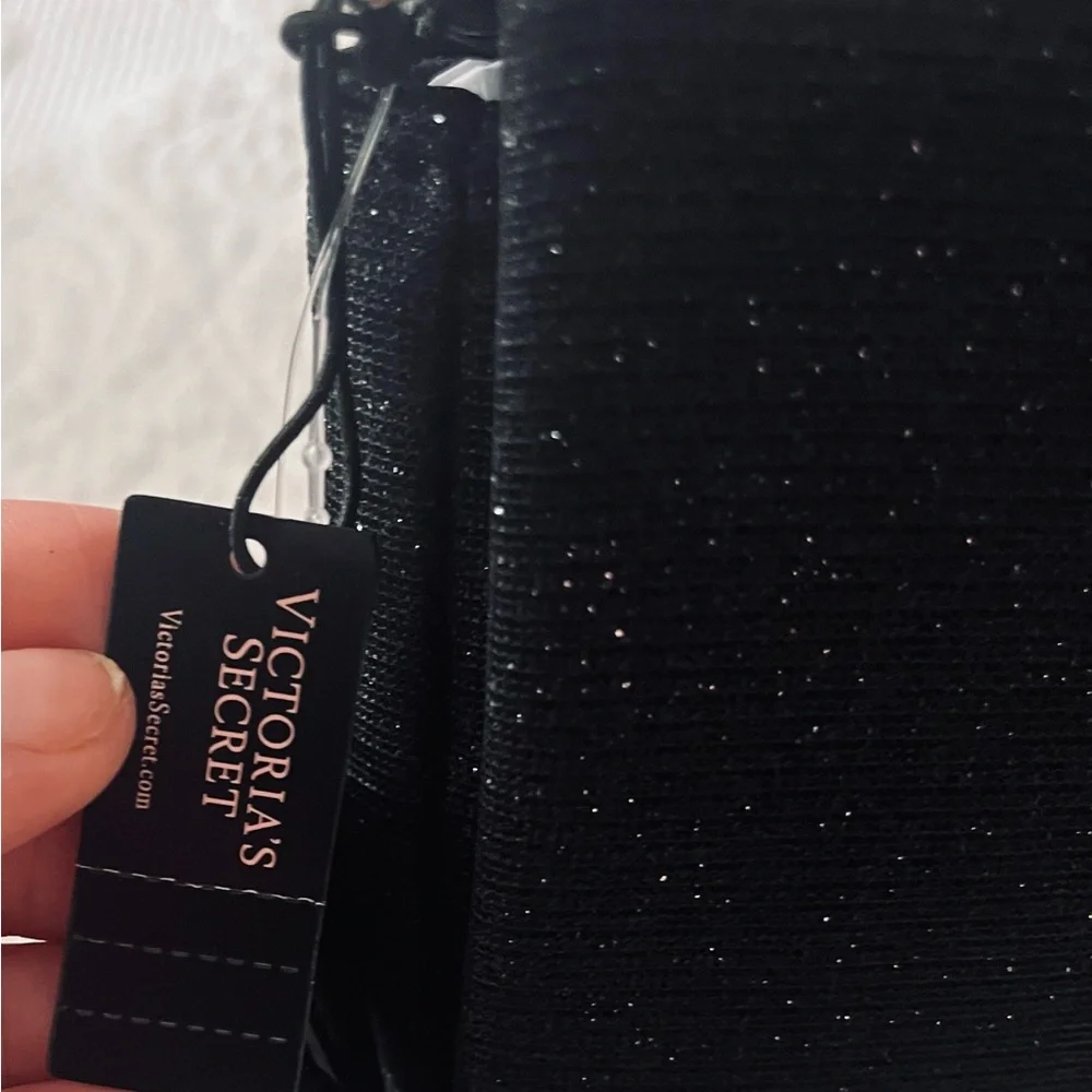 NWT VICTORIA’S SECRET CLUTCH WRISTLET
SPARKLY BLACK WITH BLING BOW - Picture 3 of 7